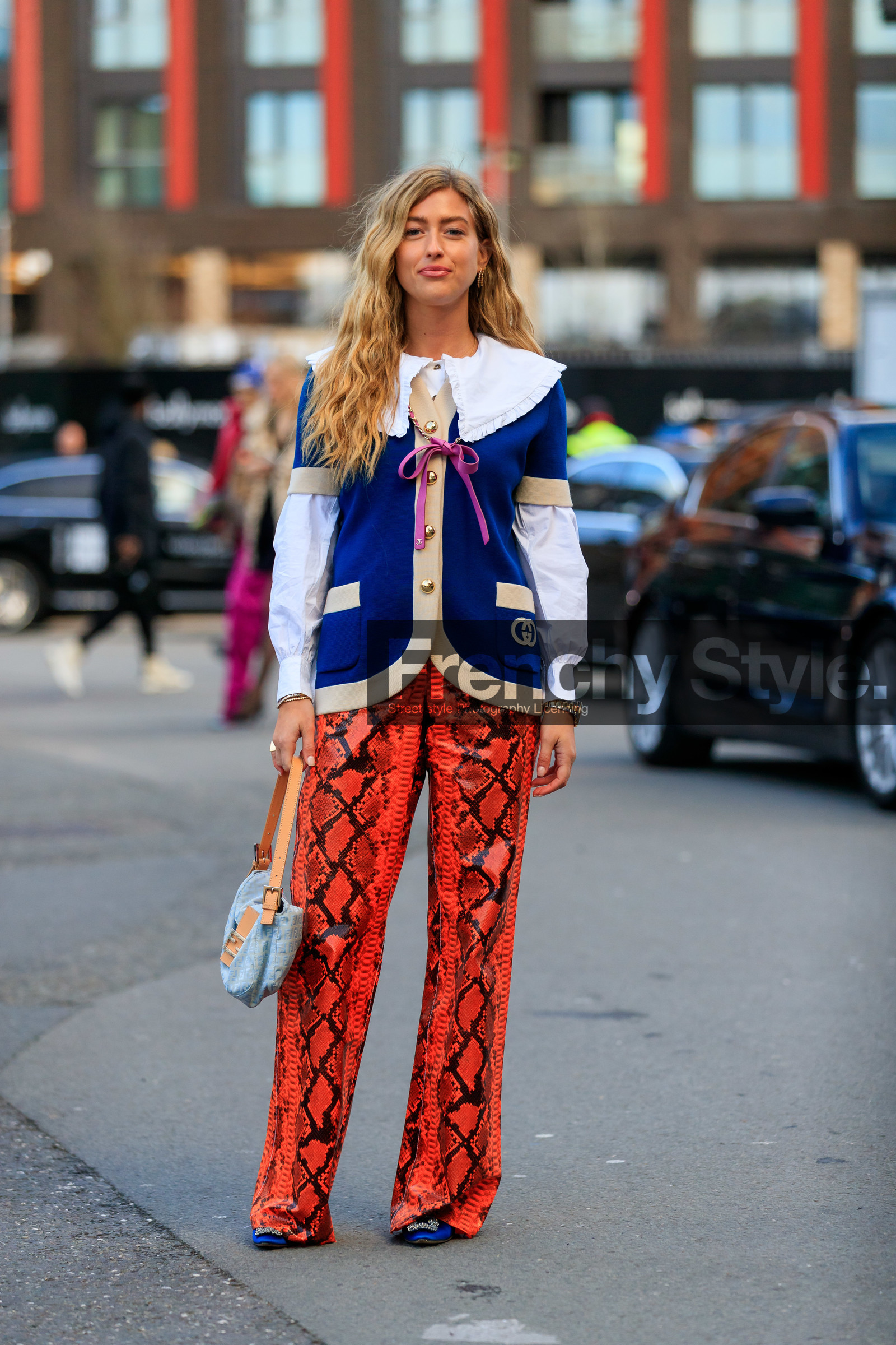 emili sindlev, blue cardigan, short sleeve cardigan, gucci cardigan, big collar, white shirt, red leather pants, animal print pants, fendi bag, monogrammed bag, light blue bag, golden cardigan, rolex watch, golden watch, silvered watch, chanel necklace, pink necklace, leather necklace, knoted necklace, animal skin pants, fashion week, frenchystyle, FW, jonathan paciullo, street style, LFW, LONDON, AUTUMN WINTER 2020-2021, FALL WINTER 2020-2021, FW 20-21, vertical, full length