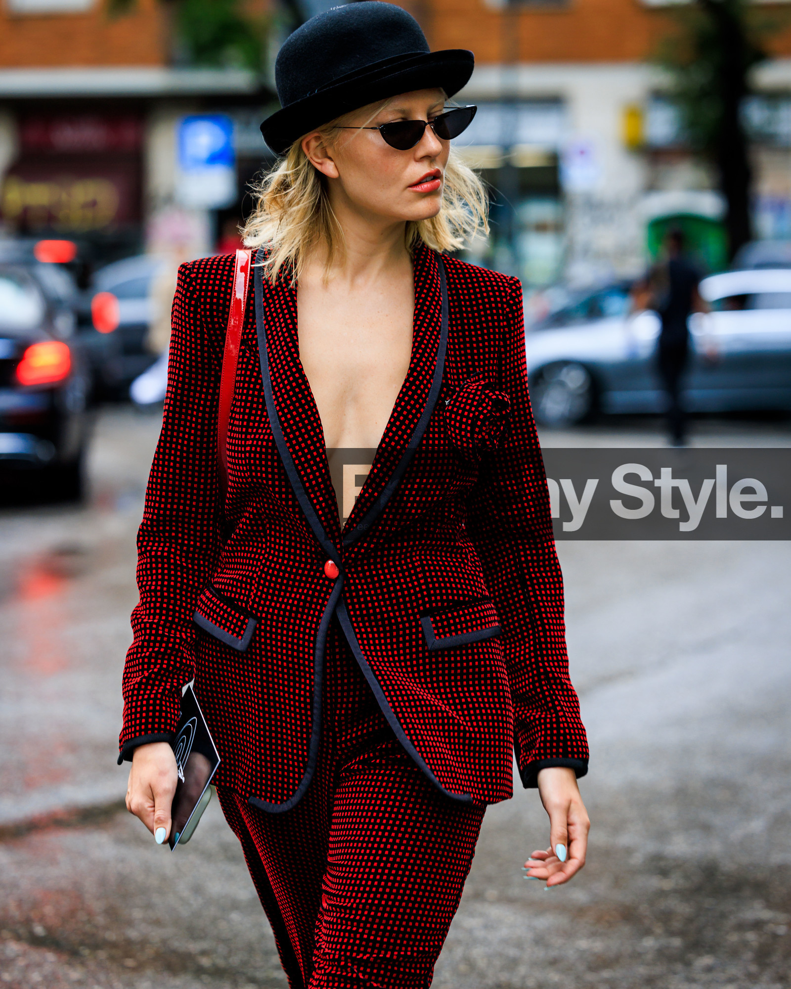 street style, jonathan paciullo, FW, fashion week, frenchystyle, MFW, MILAN, SPRING SUMMER 2024, SS 24, vertical, atmosphere details, detail