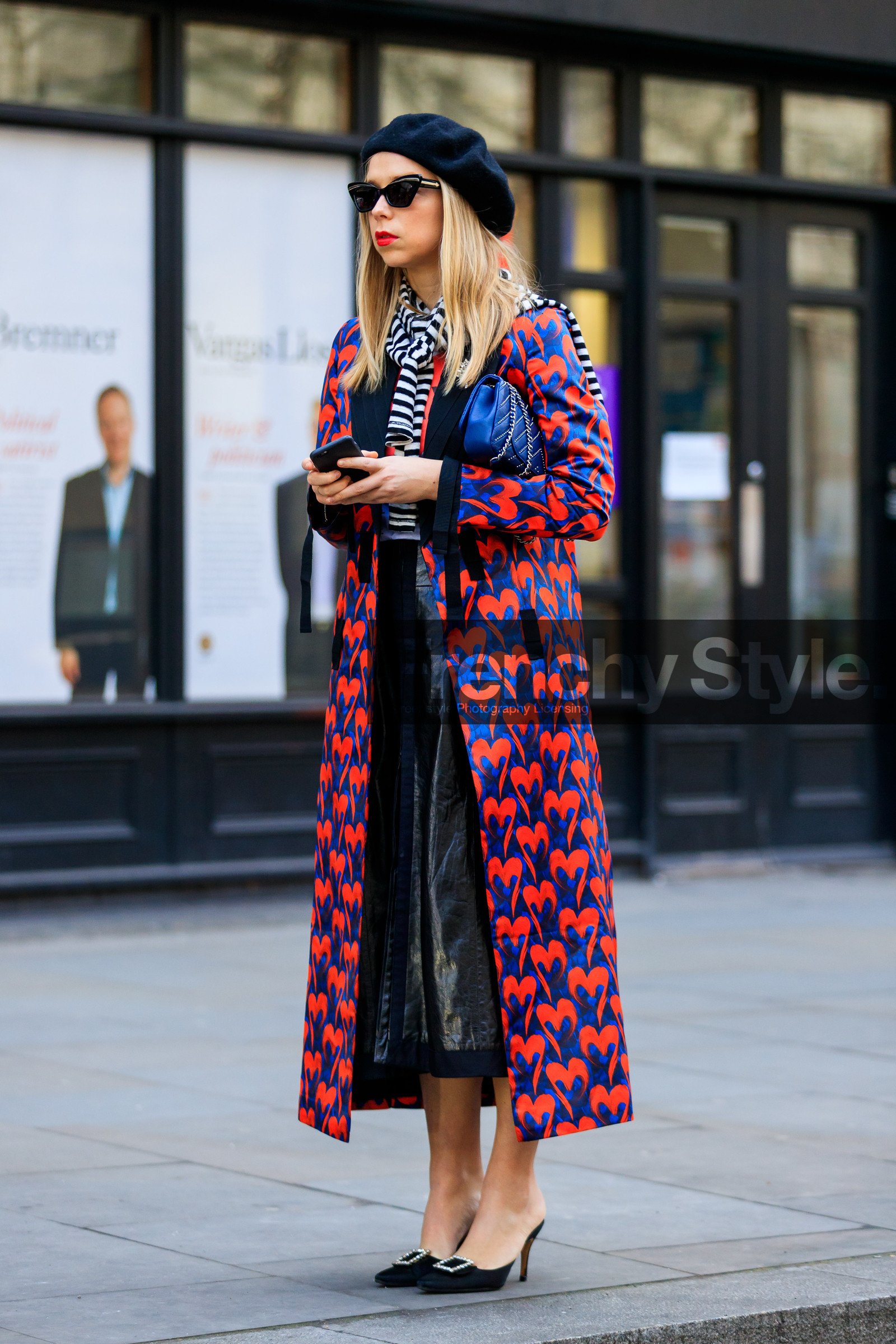 AUTUMN WINTER 2017-2018, AW 17-18, beret, black bag, black hat, black mules, black shoes, black skirt, blue bag, chloe king, FALL WINTER 2017-2018, fashion week, frenchystyle, full length, FW, FW 17-18, high heels, jonathan paciullo, leather bag, leather shoes, leather skirt, LFW, LONDON, printed coat, red coat, street style, striped scarf, striped sweater, sunglasses, vertical