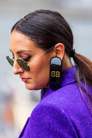 balenciaga earrings, big earrings, bra, color, purple blazer, sunglasses, round sunglasses, fashion week, frenchystyle, FW, jonathan paciullo, street style, SPRING SUMMER 2022, SS 22, MFW, MILAN, vertical, atmosphere details