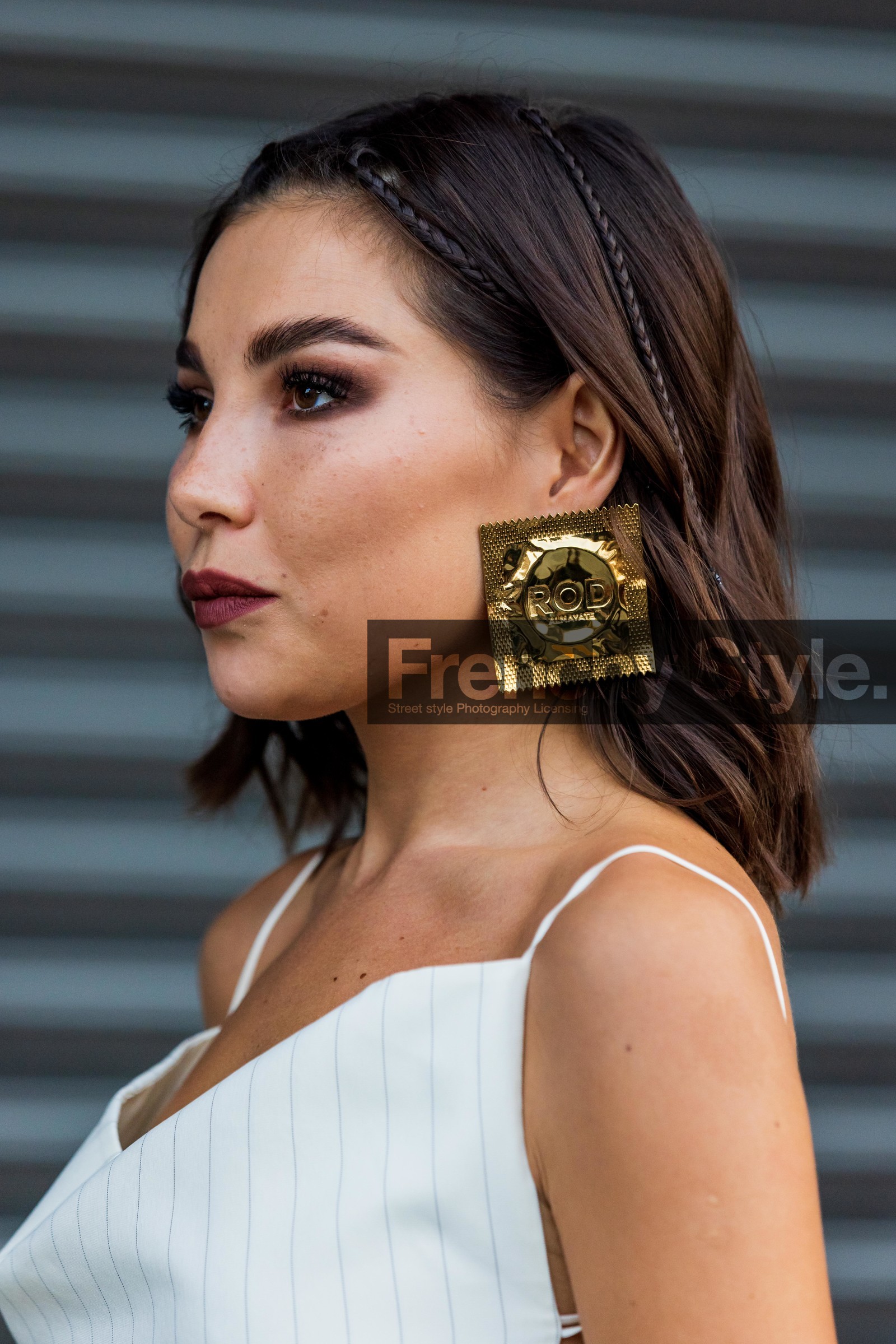 bread, earrings, eyeshadow, gold earrings, hair details, Karina Nigay, makeup, red lips, statement earrings, fashion week, frenchystyle, FW, jonathan paciullo, street style, MFW, MILAN, SPRING SUMMER 2022, SS 22, vertical, atmosphere details, detail