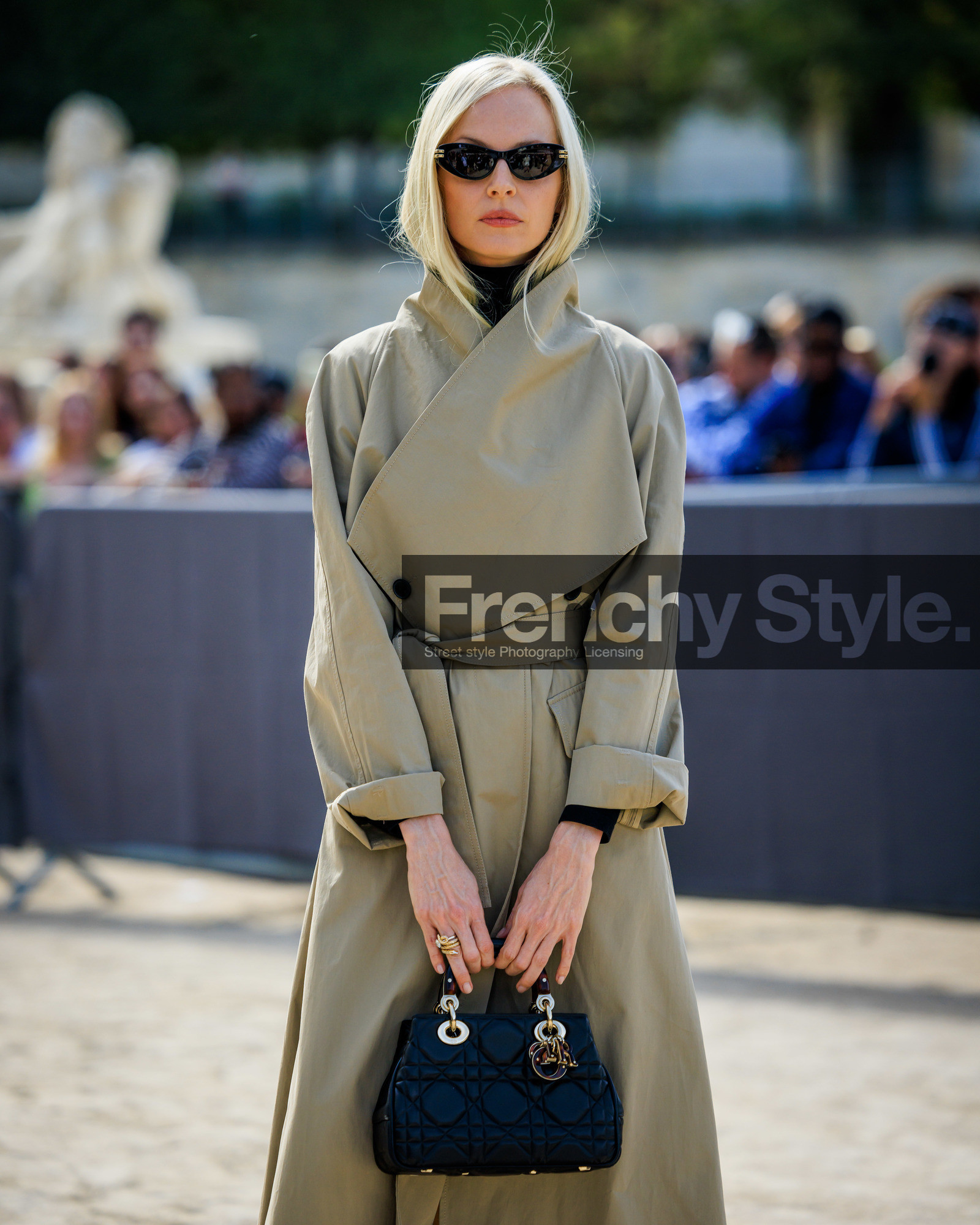 fashion week, frenchystyle, FW, jonathan paciullo, street style, PFW, PARIS, SPRING SUMMER 2024, SS 24, vertical, atmosphere details, detail