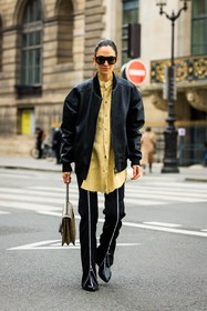 big sunglasses, black sunglasses, bomber jacker, black jacker, yellow shirt, zipper pants, black trousers, black boots, gucci handbag, logo bag, street style, jonathan paciullo, FW, frenchystyle, fashion week, AUTUMN WINTER 2022-2023, FALL WINTER 2022_2023, FW 22-23, PFW, PARIS, full length, vertical