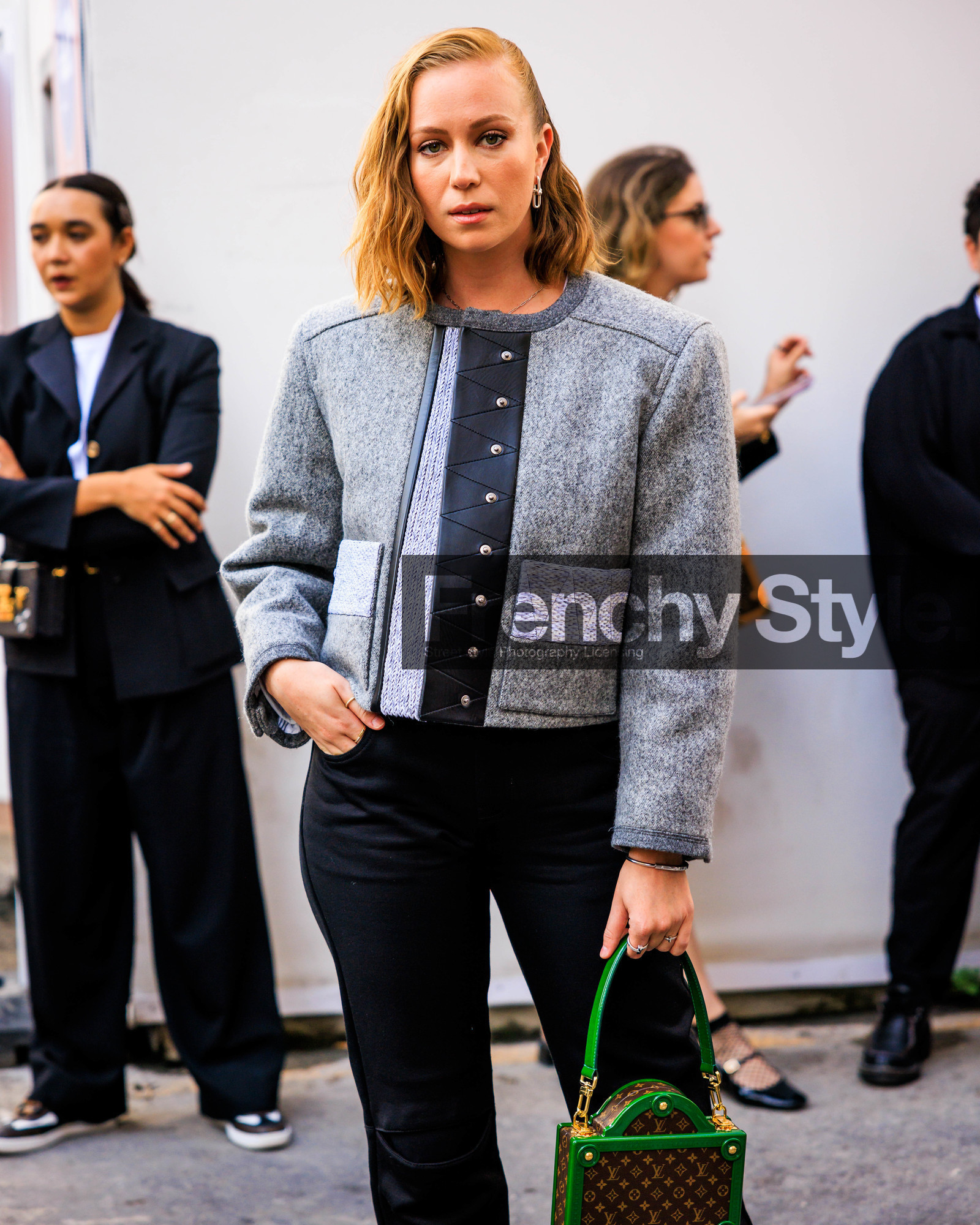 PARIS, PFW, fashion week, frenchystyle, FW, jonathan paciullo, street style, SPRING SUMMER 2024, SS 24, vertical, atmosphere details, detail