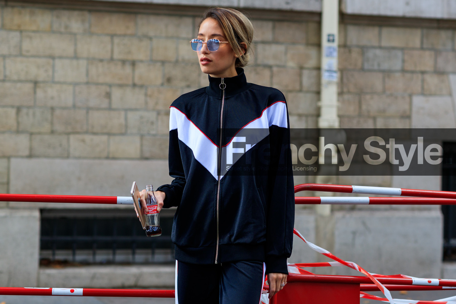 atmosphere details, black jacket, black pants, black sweater, detail, fashion week, frenchystyle, FW, graphic jacket, horizontal, jonathan paciullo, PARIS, PFW, printed jacket, SPRING SUMMER 2018, SS 18, street style, sunglasses, sweatpants, trousers