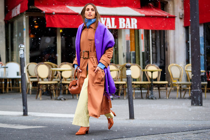 blue sweater, brown bag, brown coat, brown shoes, high heels, leather bag, leather coat, leather shoes, purple scarf, trench coat, trousers, turtleneck sweater, yellow pants, fashion week, frenchystyle, FW, jonathan paciullo, street style, PFW, PARIS, AUTUMN WINTER 2018-2019, FALL WINTER 2018-2019, FW 18-19, horizontal, atmosphere details, full length, chloe loulou de saison