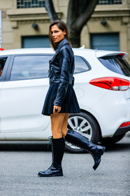 black boots, black jacket, black perfecto, black skirt, fashion week, frenchystyle, full length, FW, high boots, jonathan paciullo, leather jacket, leather perfecto, leather shoes, MFW, MILAN, pleated skirt, SPRING SUMMER 2017, SS 17, street style, tone on tone, total look black, vertical