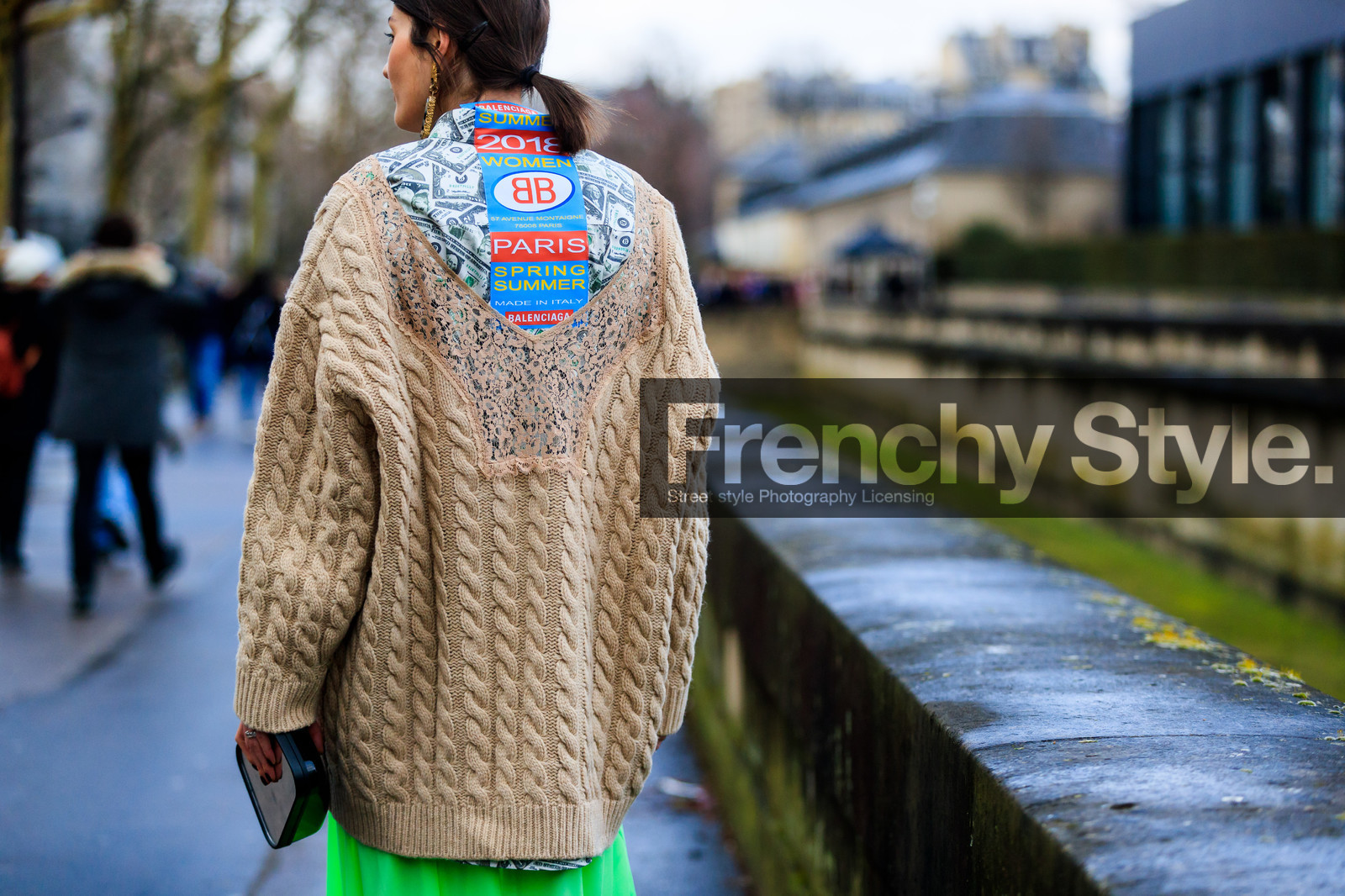 balenciaga, beige knit, graphic shirt, green skirt, printed shirt, street style, jonathan paciullo, FW, frenchystyle, fashion week, PFW, PARIS, AUTUMN WINTER 2018-2019, FALL WINTER 2018-2019, FW 18-19, horizontal, atmosphere details, Irina Linovich