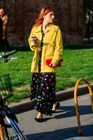 sara moschini, yellow jacket, tweed jacket, long dress, black dress, black headband, velvet headband, sequins dress, floral embroidered dress, velvet clutch, red clutch, black leather ballerina, ferragamo shoes, multicolor dress, fashion week, frenchystyle, FW, jonathan paciullo, street style, MFW, MILAN, AUTUMN WINTER 2020-2021, FALL WINTER 2020-2021, FW 20-21, vertical, full length