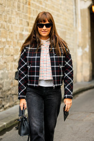 grey jeans, black sunglasses, plaid jacket, plaid shirt, white shirt, whit tshirt, black jacket, short jacker, black handbag, hermes bag, laure heriard dubreuil, fashion week, frenchystyle, FW, jonathan paciullo, street style, AUTUMN WINTER 2022-2023, FALL WINTER 2022_2023, FW 22-23, PFW, PARIS, vertical, detail