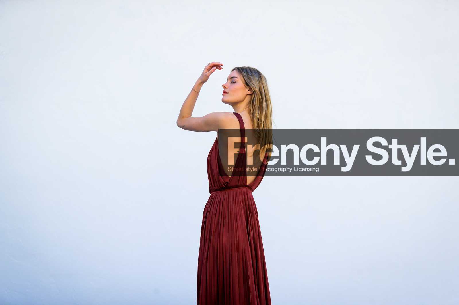 camille rowe, christian dior, pleated dress, red dress, fashion week, frenchystyle, FW, jonathan paciullo, street style, PFW, PARIS, AUTUMN WINTER 2019-2020, AW 19-20, FALL WINTER 2019-2020, FW 19-20, horizontal, atmosphere details, detail