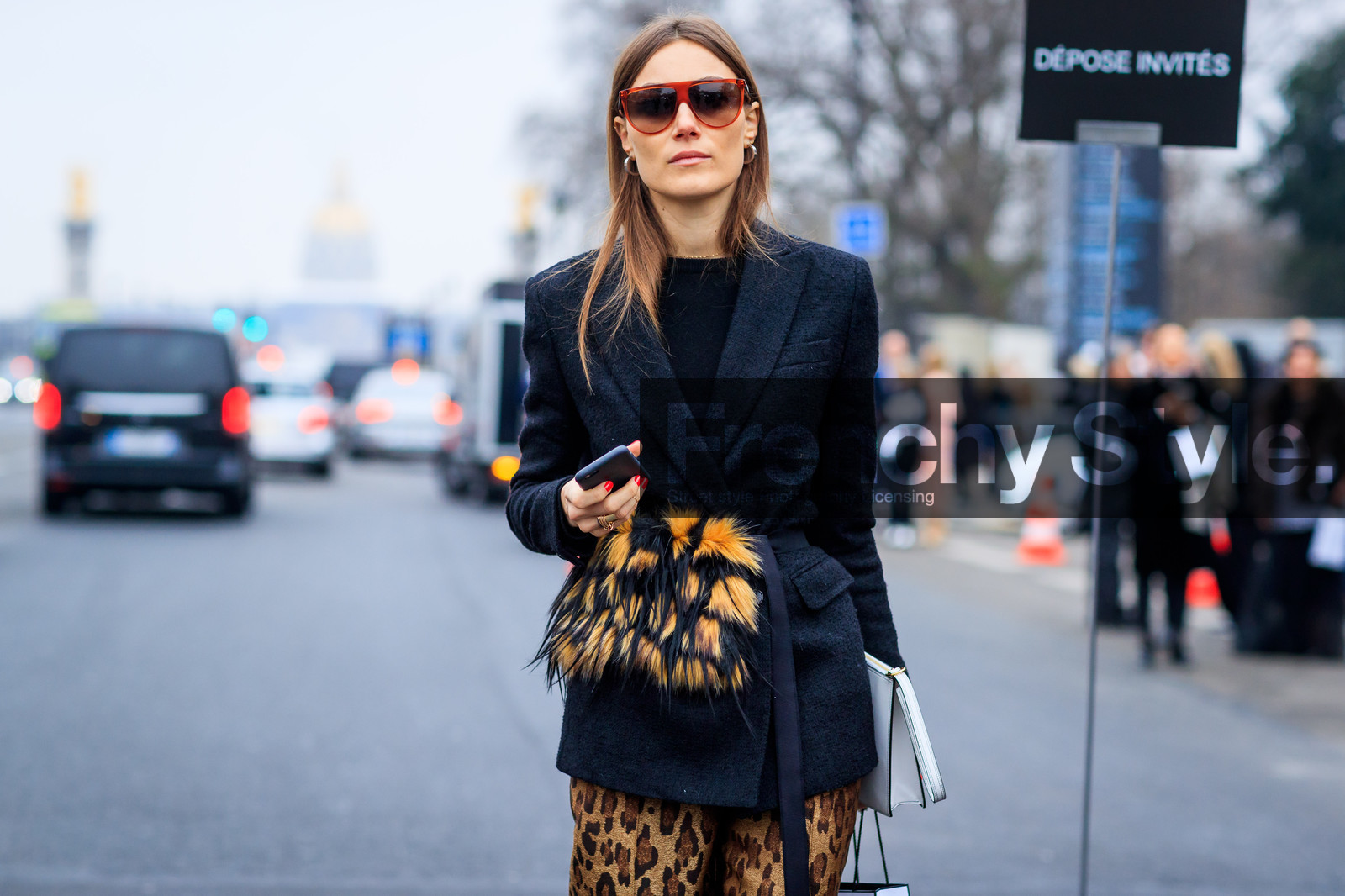 animal print, black jacket, brown pants, leather bag, leopard print, printed pants, sunglasses, trousers, white bag, yellow fur, fashion week, frenchystyle, FW, jonathan paciullo, street style, PFW, PARIS, SPRING SUMMER 2017, SS 17, HAUTE COUTURE, atmosphere details, detail, horizontal, giorgia tordini