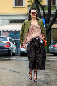 AUTUMN WINTER 2016-2017, AW 16-17, beige sweater, black skirt, bomber jacket, FALL WINTER 2016-2017, fashion week, frenchystyle, full length, FW, FW 16-17, graphic bag, green jacket, high heels, jonathan paciullo, kaki jacket, lace skirt, lace up shoes, leather bag, leather shoes, LFW, LONDON, MENSWEAR, orange bag, over the shoulder, printed skirt, red boots, street style, sunglasses, tucked in, varnished leather shoes, vertical