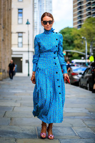 blue dress, fashion week, frenchystyle, full length, FW, high heels, jonathan paciullo, leather shoes, long dress, NEW YORK, NYFW, pink shoes, pleats, printed dress, SPRING SUMMER 2018, SS 18, street style, sunglasses, vertical