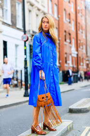 blue dress, brown bag, brown shoes, emili sindlev, fashion week, frenchystyle, fringes, full length, FW, high heels, jonathan paciullo, jw anderson, leather bag, leather shoes, LFW, LONDON, SPRING SUMMER 2018, SS 18, street style, suede bag, vertical