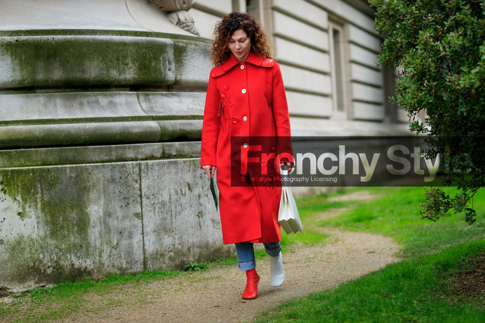 atmosphere details, AUTUMN WINTER 2017-2018, AW 17-18, FALL WINTER 2017-2018, fashion week, frenchystyle, full length, FW, FW 17-18, high heels, horizontal, jonathan paciullo, leather bag, leather shoes, PARIS, PFW, red boots, red coat, street style, trousers, white bag, white boots