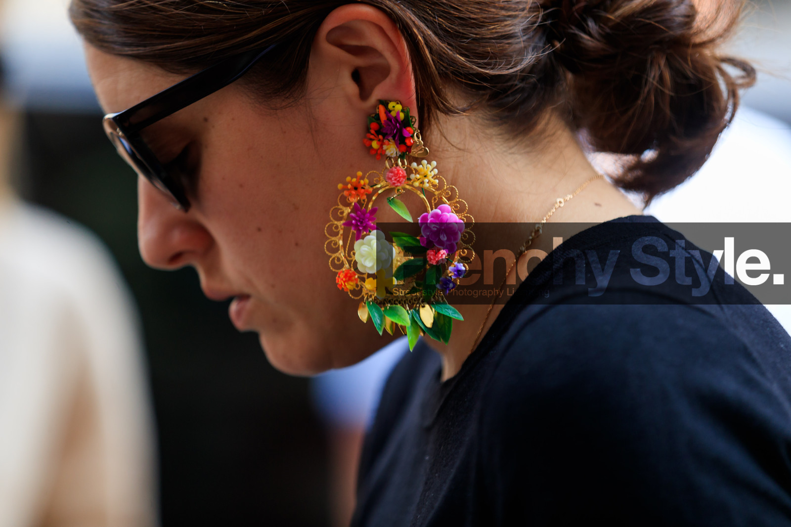 earrings, floral, flowers, sunglasses, PFW, fashion week, frenchystyle, FW, jonathan paciullo, street style, PARIS, horizontal, atmosphere details, detail, AUTUMN WINTER 2018-2019, FALL WINTER 2018-2019, FW 18-19