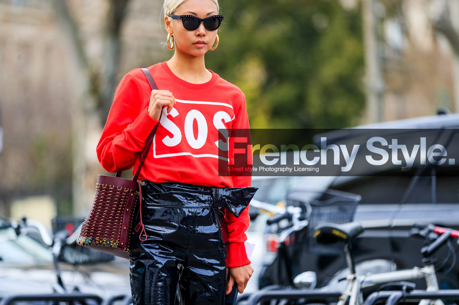 atmosphere details, AUTUMN WINTER 2017-2018, AW 17-18, black pants, detail, earrings, FALL WINTER 2017-2018, fashion week, frenchystyle, FW, FW 17-18, horizontal, jonathan paciullo, leather bag, leather pants, paco rabanne, PARIS, PFW, printed sweater, red bag, red sweater, street style, studs, sunglasses, trousers, vanessa hong