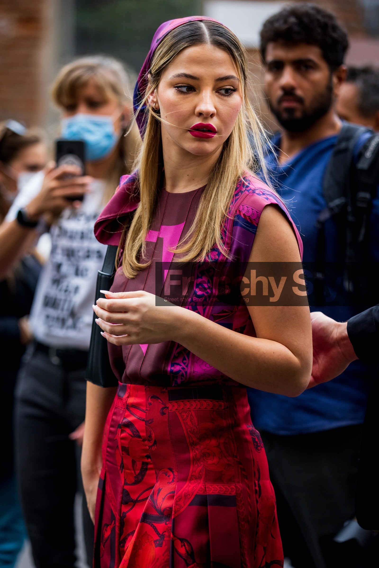 color, flower, flower print, head scarf, Madeline Clyne, pink scarf, pink top, pleated skirt, print, printed scarf, printed skirt, printed top, red skirt, scarf, top, fashion week, frenchystyle, FW, jonathan paciullo, street style, SPRING SUMMER 2022, SS 22, MFW, MILAN, vertical, atmosphere details