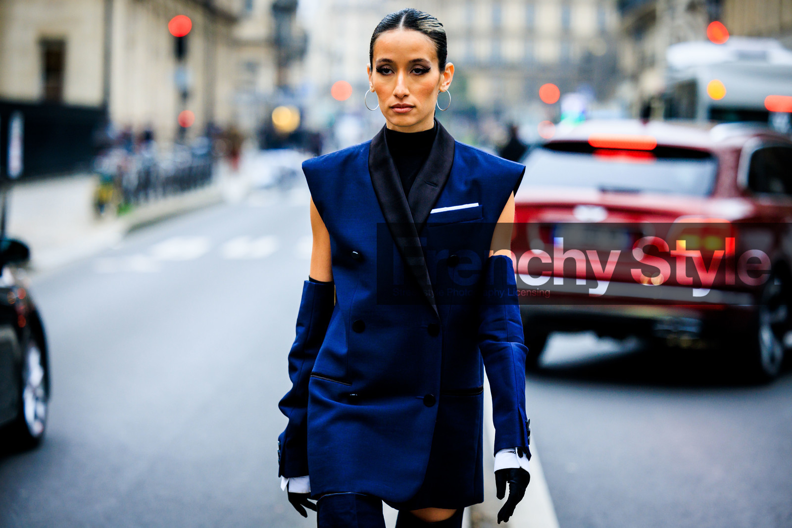 creole earrings, pony tails, cut out suit, dark blue suit, black gloves, dual toned suit, suit dress, fashion week, frenchystyle, FW, jonathan paciullo, street style, PARIS, PFW, SPRING SUMMER 2022, SS 22, atmosphere details, detail, horizontal, alexandra guerain