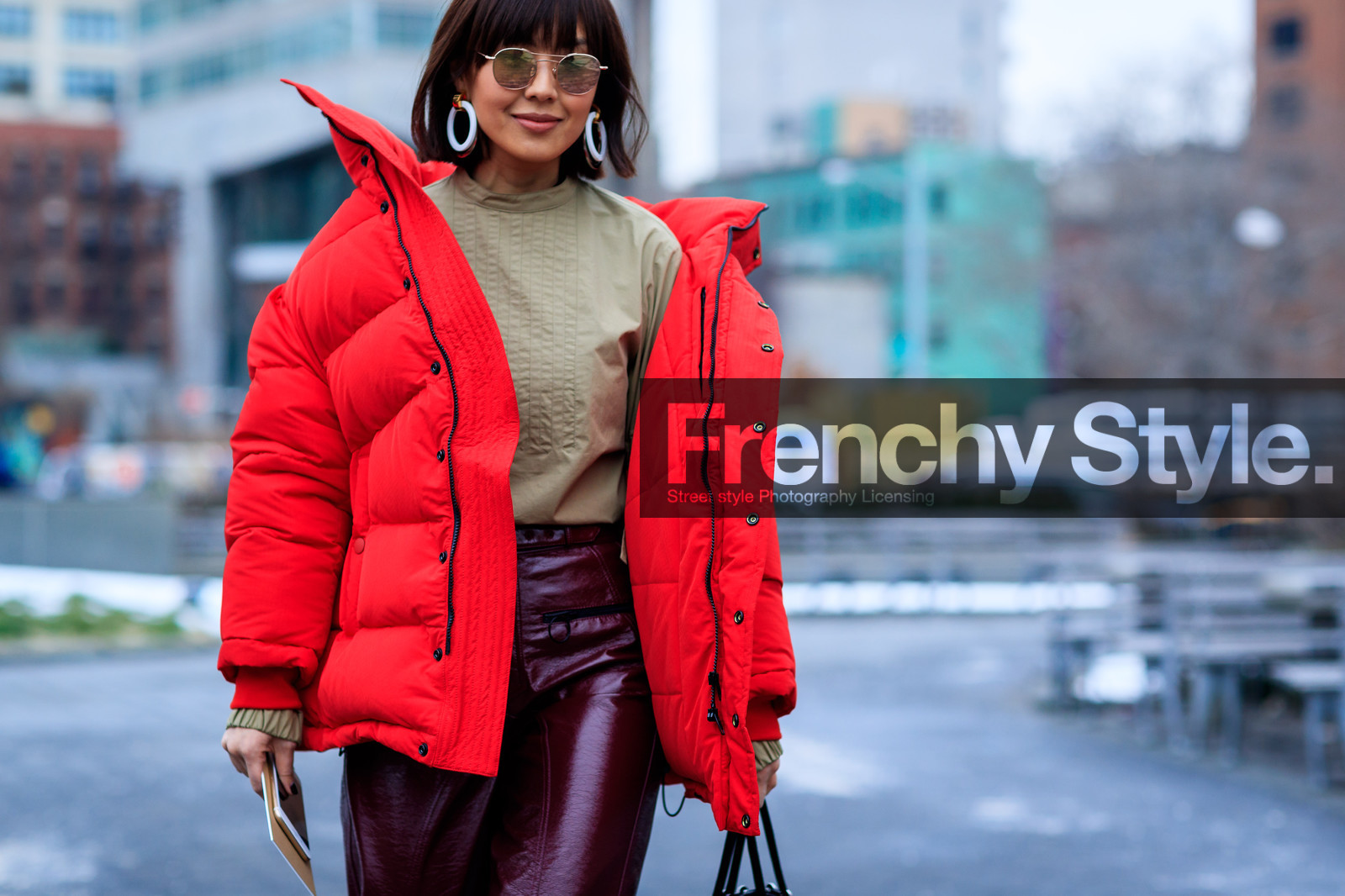 atmosphere details, AUTUMN WINTER 2017-2018, AW 17-18, balenciaga, beige shirt, black bag, bordeaux, burgundy, detail, down jacket, earrings, FALL WINTER 2017-2018, fashion week, frenchystyle, FW, FW 17-18, horizontal, jonathan paciullo, leather pants, liz yu, NEW YORK, NYFW, red jacket, red pants, street style, sunglasses, trousers, vêtements