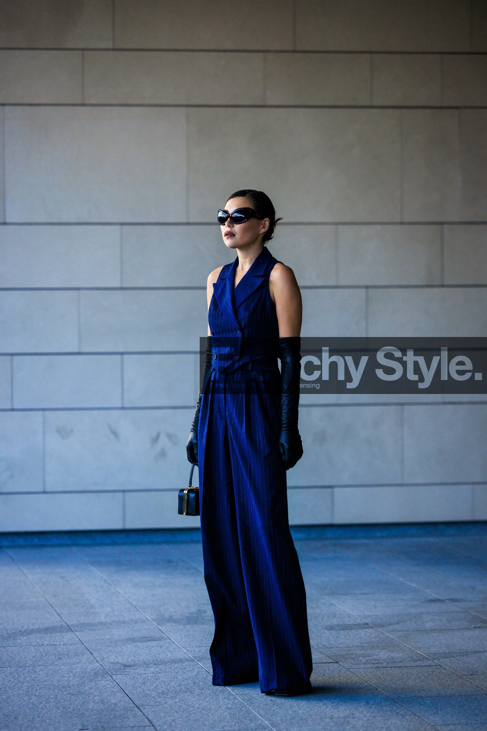 black sunglasses, sleeveless vest, blue vest, blue pants, blue suit, black gloves, highwaist pants, oversized pants, black handbag, karina nigay, fashion week, frenchystyle, FW, jonathan paciullo, street style, vertical, full length