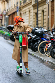 doina ciobanu, red scarf, silk scarf, hair scarf, beige leather coat, beige leather trench coat, cartier bag, hand bag, black leather bag, belted trench coat, multicolor sneakers, blue sneakers, yellow sneakers, PARIS, PFW, SPRING SUMMER 2020, SS 20, fashion week, frenchystyle, FW, jonathan paciullo, street style, vertical, full length