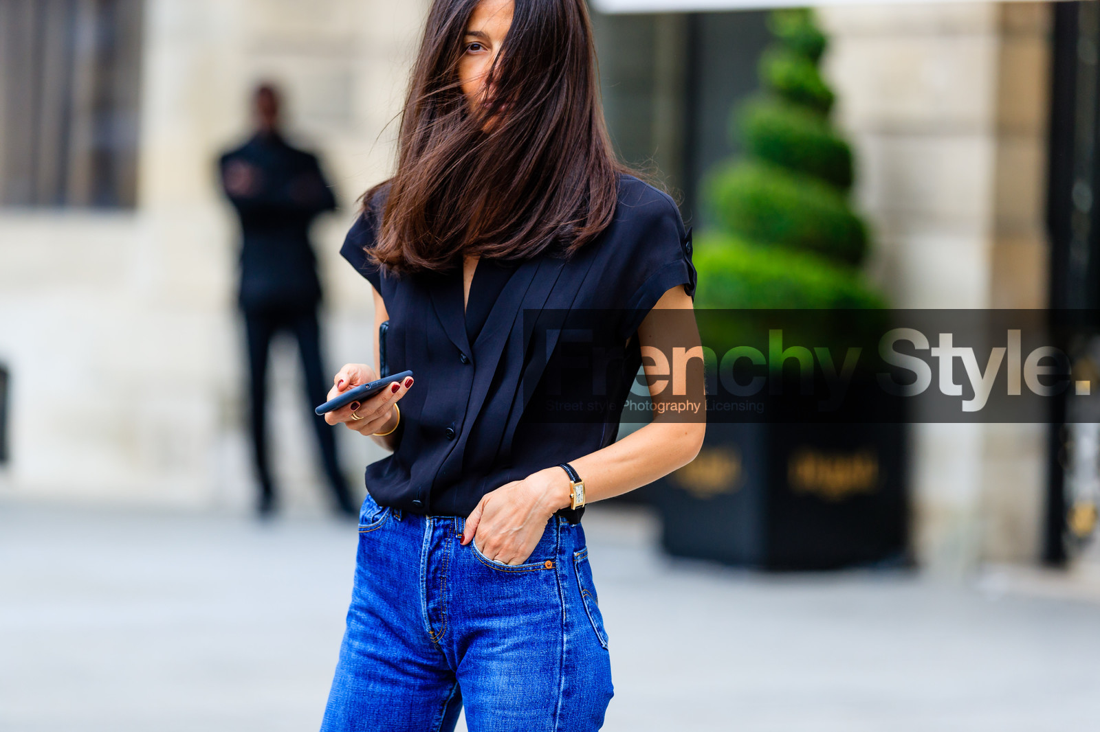 atmosphere details, AUTUMN WINTER 2016-2017, AW 16-17, barbara martelo, black top, blue denim, denim pants, detail, FALL WINTER 2016-2017, fashion week, frenchystyle, FW, FW 16-17, golden jewelry, HAUTE COUTURE, horizontal, jeans, jonathan paciullo, MENSWEAR, PARIS, PFW, street style, trousers, watch