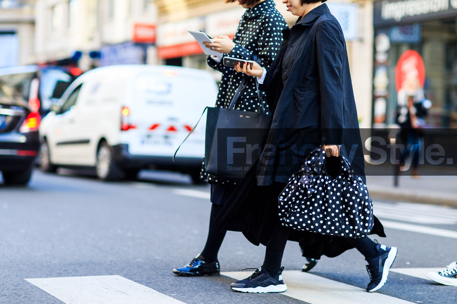 atmosphere details, AUTUMN WINTER 2016-2017, AW 16-17, black bag, black coat, black sneakers, detail, FALL WINTER 2016-2017, fashion week, frenchystyle, FW, FW 16-17, horizontal, jonathan paciullo, nike, PARIS, PFW, polka dot, printed bag, street style