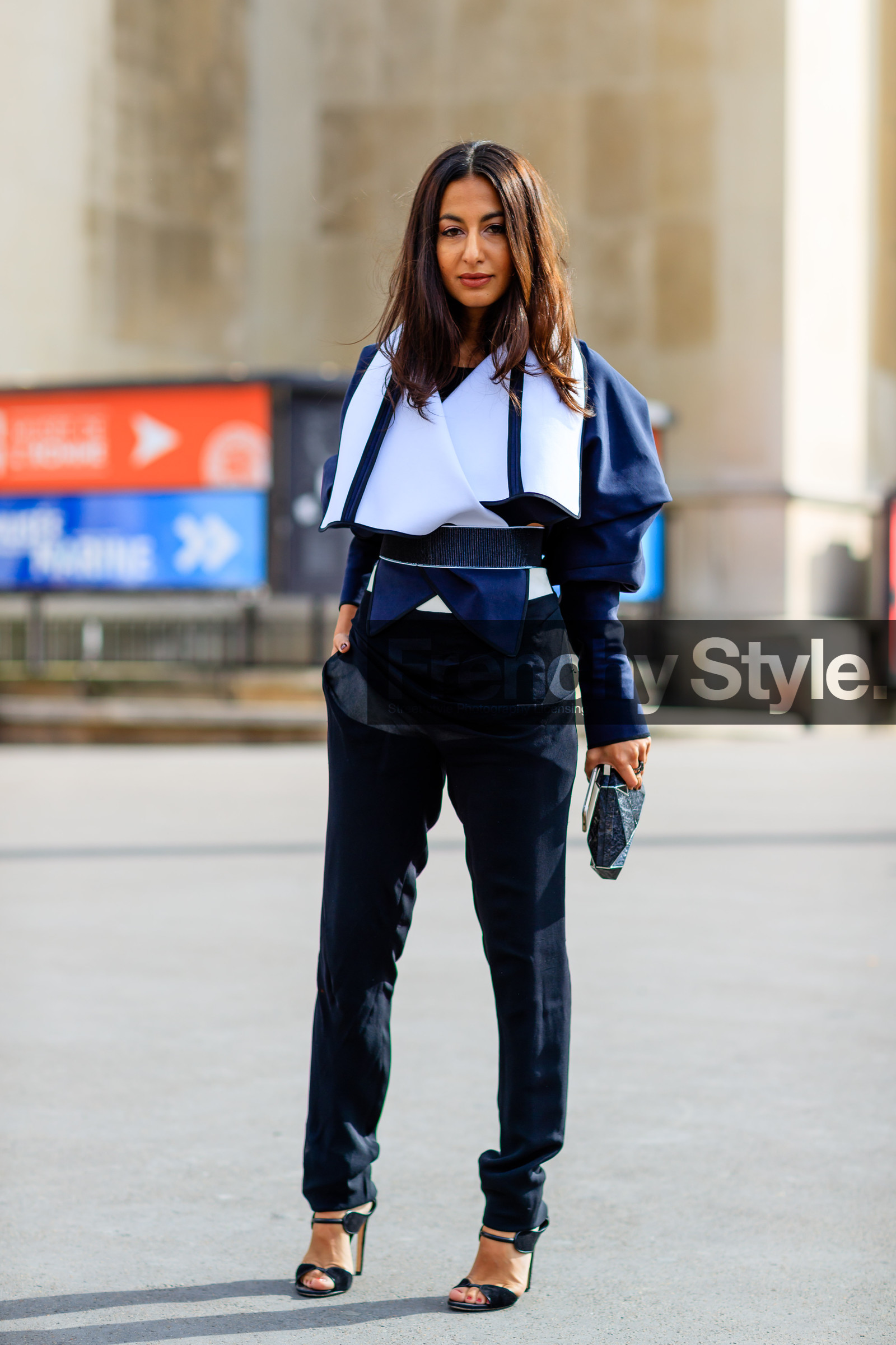 AUTUMN WINTER 2016-2017, AW 16-17, black clutch, black pants, black sandals, black shoes, blue belt, FALL WINTER 2016-2017, fashion week, frenchystyle, full length, FW, FW 16-17, geometric, graphic bag, graphic clutch, graphic jacket, HAUTE COUTURE, high heels, jonathan paciullo, leather bag, MENSWEAR, nausheen shah, navy jacket, oversize, PARIS, PFW, street style, suede shoes, trousers, vertical