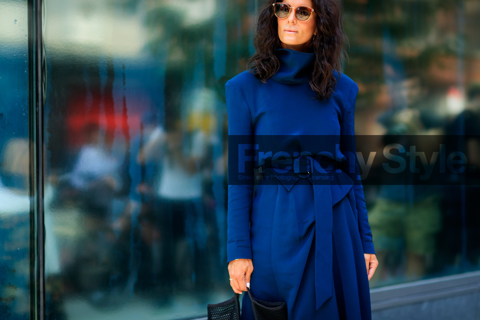 atmosphere details, black bag, blue dress, detail, fashion week, frenchystyle, FW, Hedvig Sagfjord Opshaug, horizontal, jonathan paciullo, leather bag, net shopper, NEW YORK, NYFW, SPRING SUMMER 2018, SS 18, street style, sunglasses