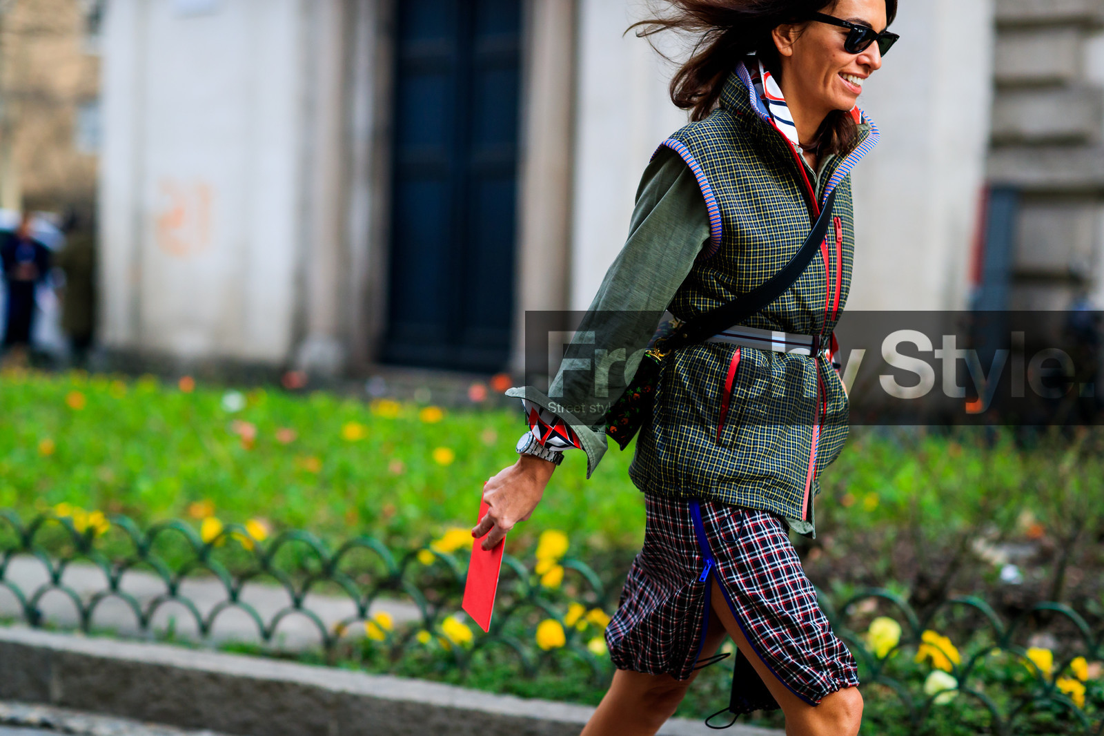 atmosphere details, AUTUMN WINTER 2017-2018, AW 17-18, bracelet, checked skirt, detail, FALL WINTER 2017-2018, fashion week, frenchystyle, FW, FW 17-18, graphic skirt, green jacket, green shirt, horizontal, jonathan paciullo, MFW, MILAN, plaid, prada, sleeveless, street style, sunglasses, viviana volpicella, white belt