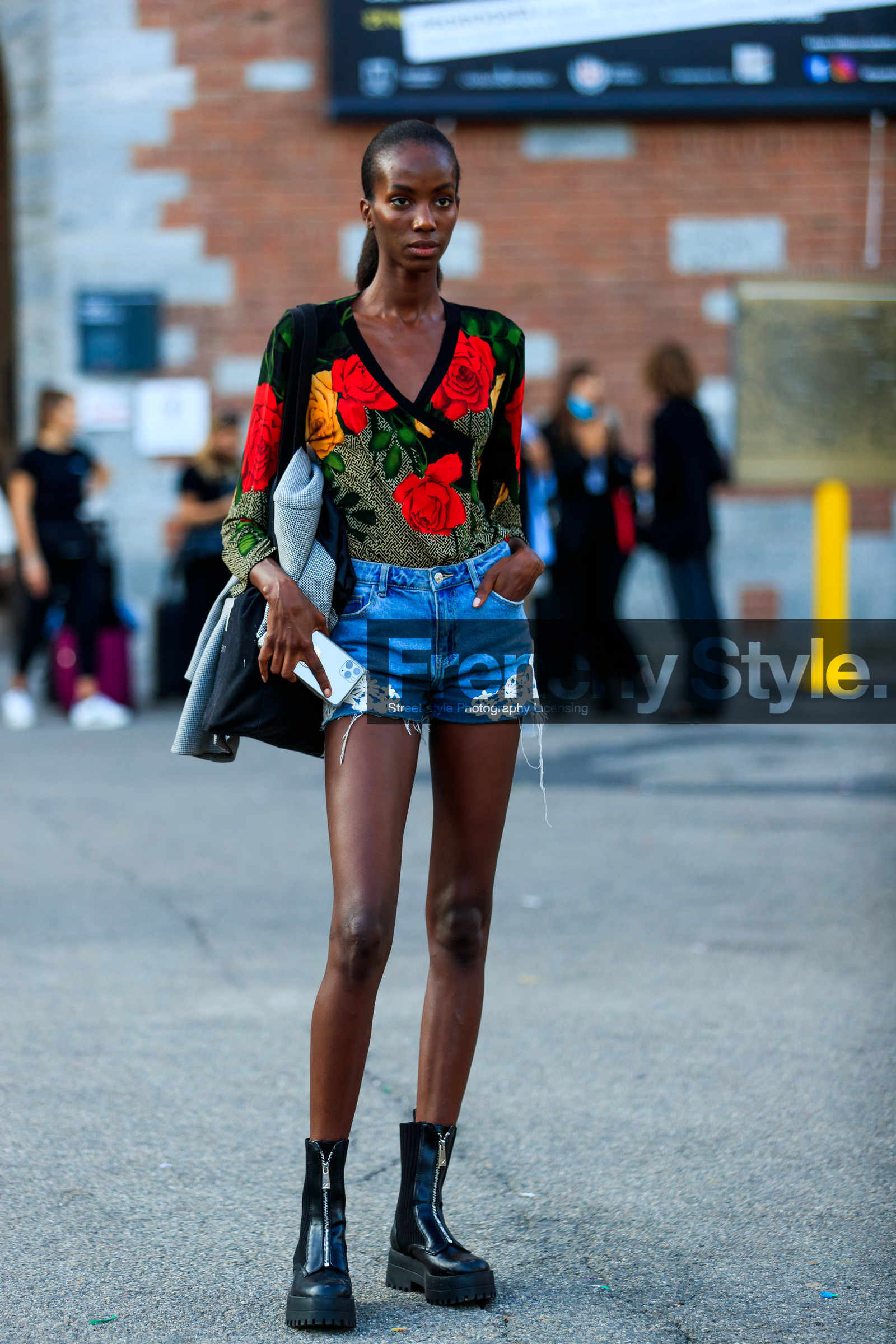 floral printed blouse, low necked blouse, black blouse, red blouse, denim, denim shorts, floral embroidered shorts, black leather boots, zipped boots, big sole boots, flat boots, low boots, fashion week, frenchystyle, FW, jonathan paciullo, street style, MFW, MILAN, SPRING SUMMER 2021, SS 21, vertical, full length, model