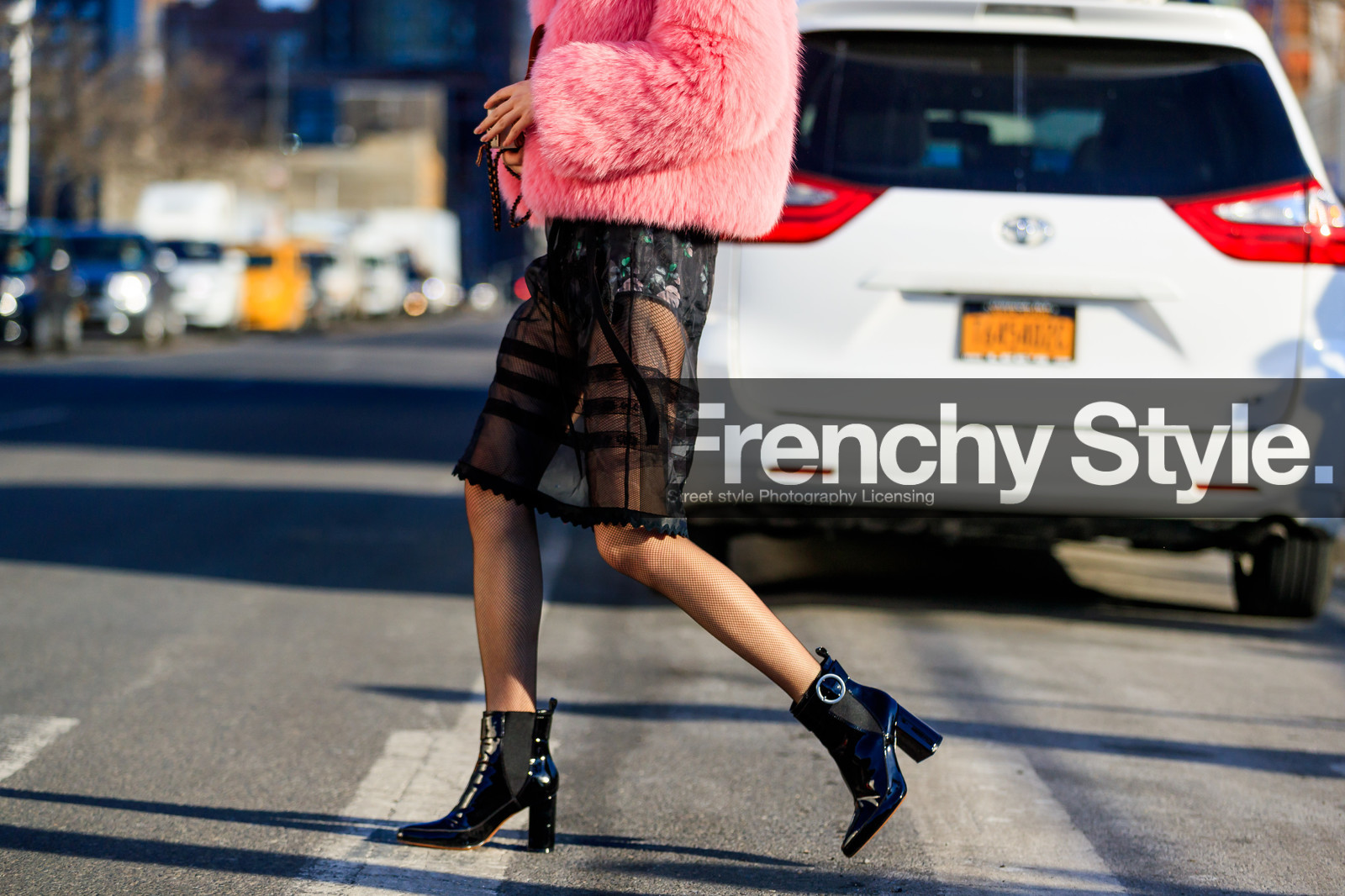 atmosphere details, AUTUMN WINTER 2017-2018, AW 17-18, black dress, black shoes, detail, FALL WINTER 2017-2018, fashion week, frenchystyle, fur jacket, FW, FW 17-18, high heels, horizontal, irene kim, jonathan paciullo, leather shoes, NEW YORK, NYFW, pink fur, pink jacket, see through, sequined, shiny, silk dress, street style, transparent, transparent skirt, varnished leather shoes