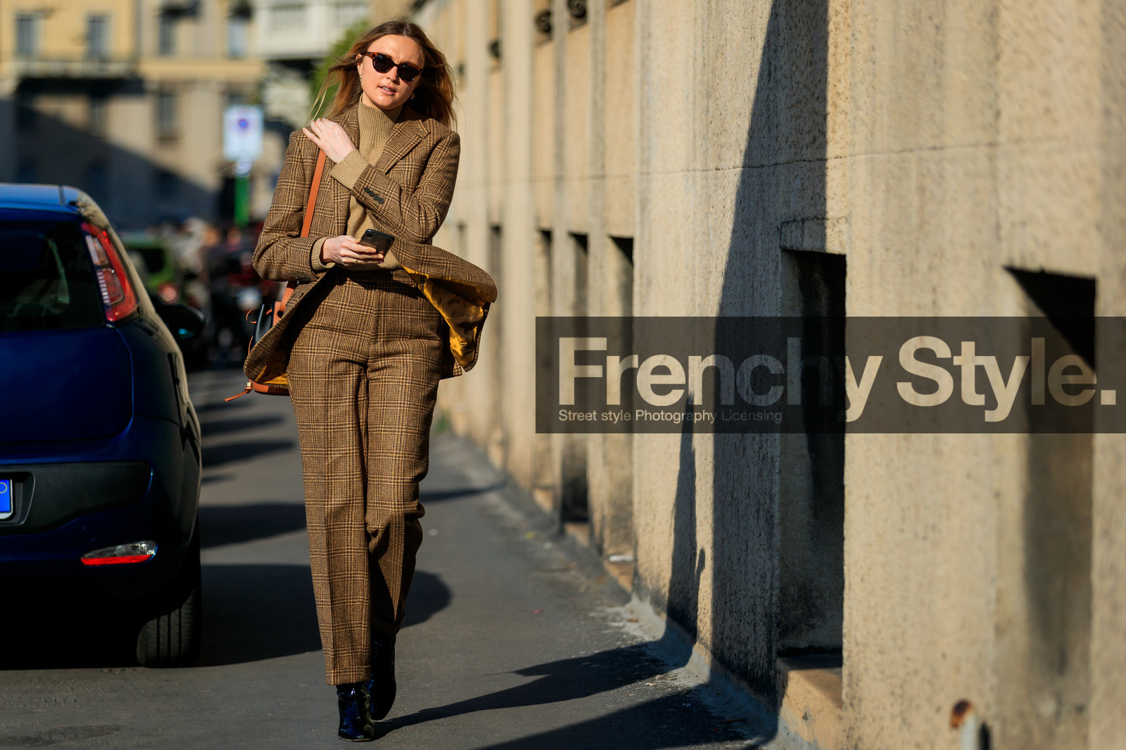 scale sunglasses, beige pants, beige pullover, beige jacket, checked jacket, checked pants, brown jacket, brown pants, turtleneck pullover, camel leather bag, black leather bag, bicolor bag, loewe bag, shoulder bag, black polish boots, fashion week, frenchystyle, FW, jonathan paciullo, street style, MFW, MILAN, AUTUMN WINTER 2020-2021, FALL WINTER 2020-2021, FW 20-21, horizontal, atmosphere details, full length