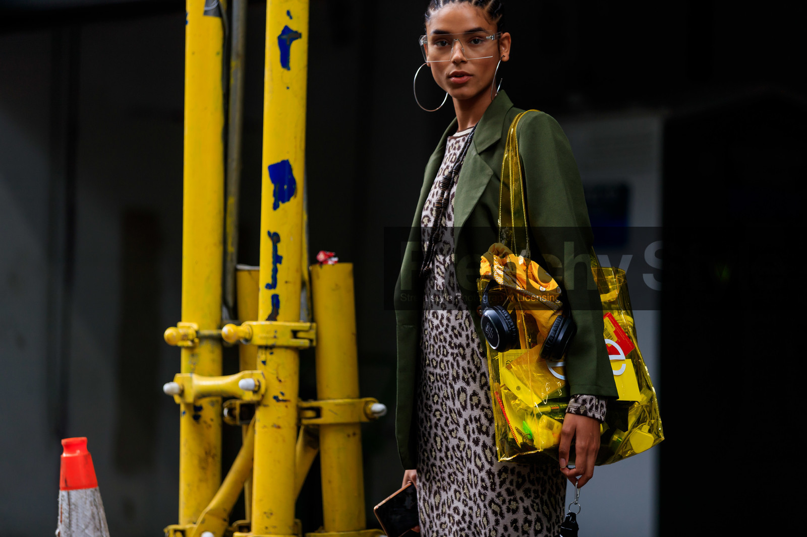 animal print, braids, brown dress, earrings, graphic dress, green jacket, headphones, leopard, model, printed dress, sunglasses, transparent bag, yellow bag, street style, jonathan paciullo, FW, frenchystyle, fashion week, NEW YORK, NYFW, SPRING SUMMER 2020, SS 20, horizontal, atmosphere details, detail