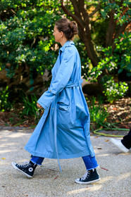 light blue trench coat, converse shoes, black sneackers, used jeans, denim, blue jeans, PARIS, PFW, SPRING SUMMER 2020, SS 20, fashion week, frenchystyle, FW, jonathan paciullo, street style, vertical, full length