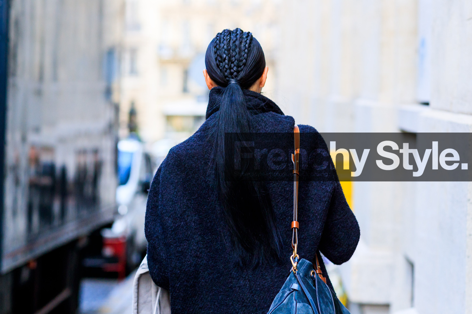 atmosphere details, AUTUMN WINTER 2017-2018, AW 17-18, back detail, black bag, black coat, black jacket, braids, detail, FALL WINTER 2017-2018, fashion week, frenchystyle, FW, FW 17-18, horizontal, jonathan paciullo, leather bag, luping wang, model, PARIS, PFW, street style