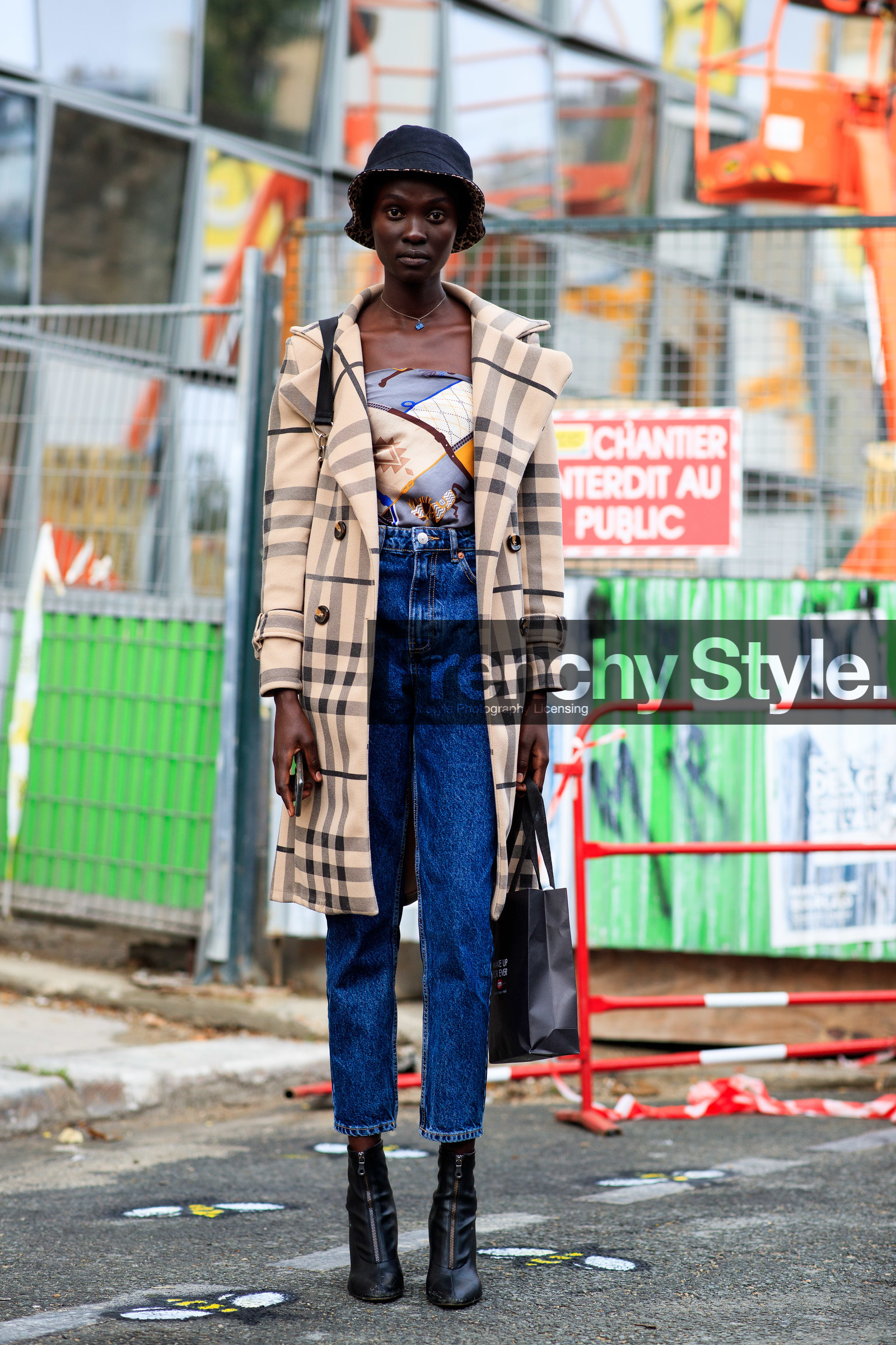 light beige coat, checked coat, burberry coat, scarf, scarf top, strapless top, silk top, denim, blue jeans, black hat, leopard printed hat, animal printed hat, grey scarf, multicolor scarf, hermes scarf, cropped jeans, low boots, black leather boots, zipped boots, fashion week, frenchystyle, FW, jonathan paciullo, street style, PFW, PARIS, SPRING SUMMER 2021, SS 21, vertical, full length, model