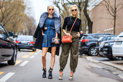 animal print, atmosphere details, AUTUMN WINTER 2016-2017, AW 16-17, black bag, black coat, black sweater, black top, blue dress, blue shoes, caroline vreeland, embroidered shoes, FALL WINTER 2016-2017, fashion week, fendi, floral, flower, frenchystyle, full length, fur collar, FW, FW 16-17, geometric, golden jewelry, graphic dress, green pants, high heels, high waist, horizontal, jonathan paciullo, kaki pants, lace up shoes, leather bag, leather shoes, LFW, LONDON, MENSWEAR, necklace, orange bag, over the shoulder, printed dress, ray ban, shea marie, snake print, street style, sunglasses, sweatpants, trousers