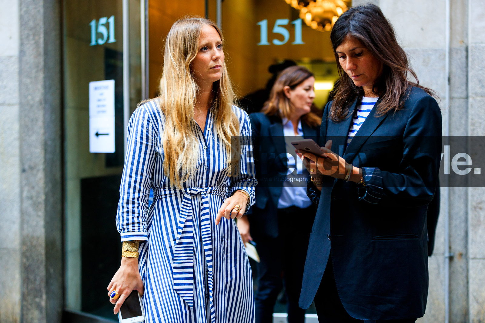 atmosphere details, black jacket, blazer, blue dress, bracelet, detail, Emmanuelle Alt, fashion week, frenchystyle, FW, golden jewelry, graphic dress, horizontal, jennifer neyt, jonathan paciullo, NEW YORK, NYFW, printed dress, SPRING SUMMER 2018, SS 18, street style, striped dress