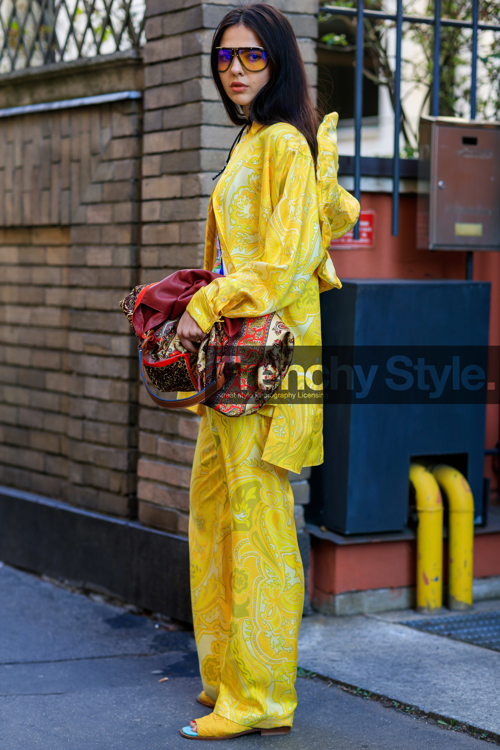 doina ciobanu, etro, graphic bag, graphic jacket, graphic pants, leather bag, leather shoes, multicolor bag, printed bag, printed jacket, printed pants, sunglasses, trousers, yellow jacket, yellow pants, yellow shoes, MILAN, MFW, fashion week, frenchystyle, FW, jonathan paciullo, street style, AUTUMN WINTER 2019-2020, AW 19-20, FALL WINTER 2019-2020, FW 19-20, vertical, full length