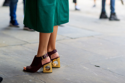 atmosphere details, back detail, brown shoes, detail, fashion week, frenchystyle, FW, golden heel, graphic shoes, high heels, horizontal, jonathan paciullo, leather shoes, NEW YORK, NYFW, SPRING SUMMER 2018, SS 18, street style