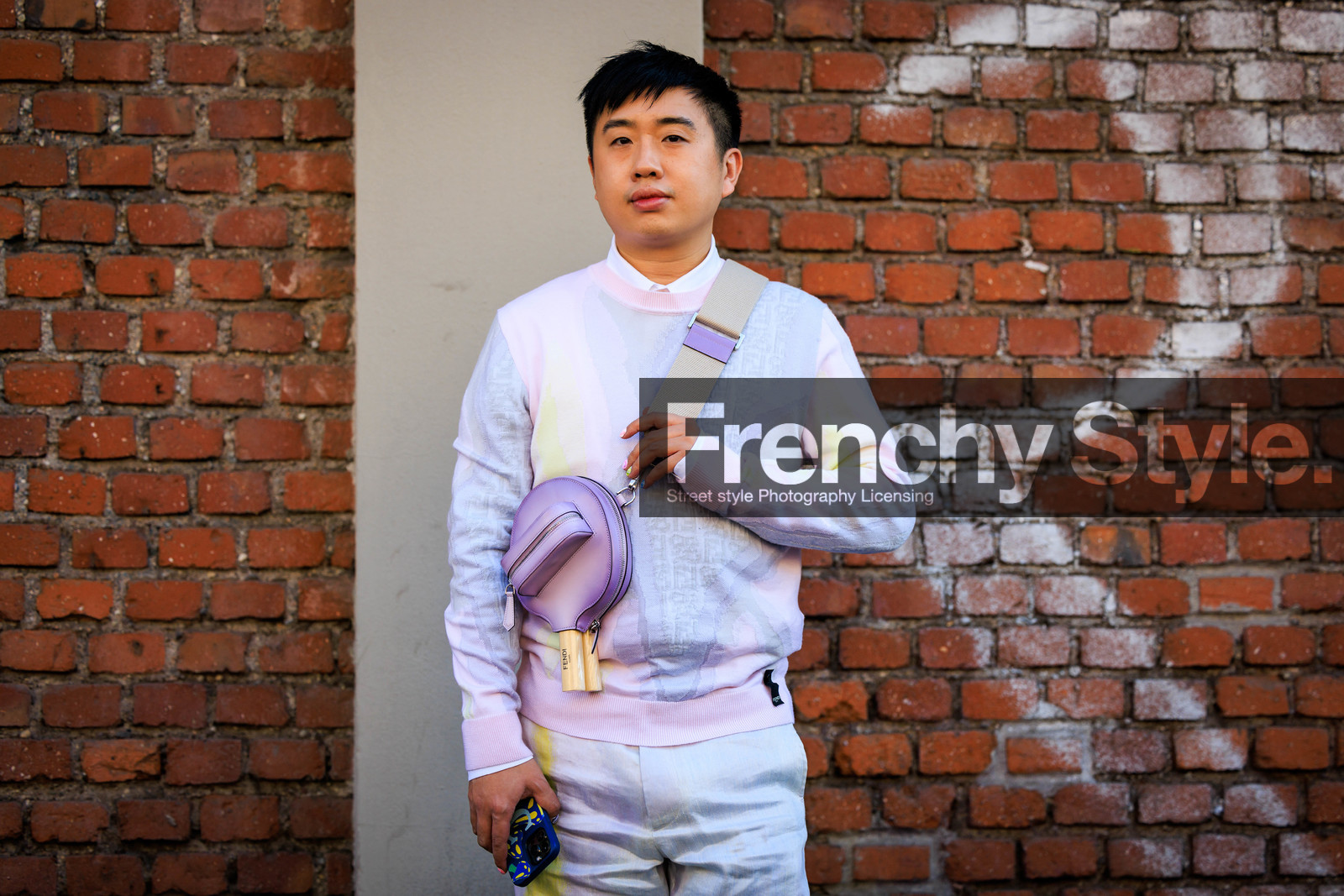 crossbody bag, purple bag, tennis racket bag, knitted multicolor jumper, purple toned pants, purple toned top, fendi jumper, declan chan, fashion week, frenchystyle, FW, jonathan paciullo, street style, MFW, MILAN, FALL WINTER 2022_2023, AUTUMN WINTER 2022-2023, FW 22-23, horizontal, atmosphere details
