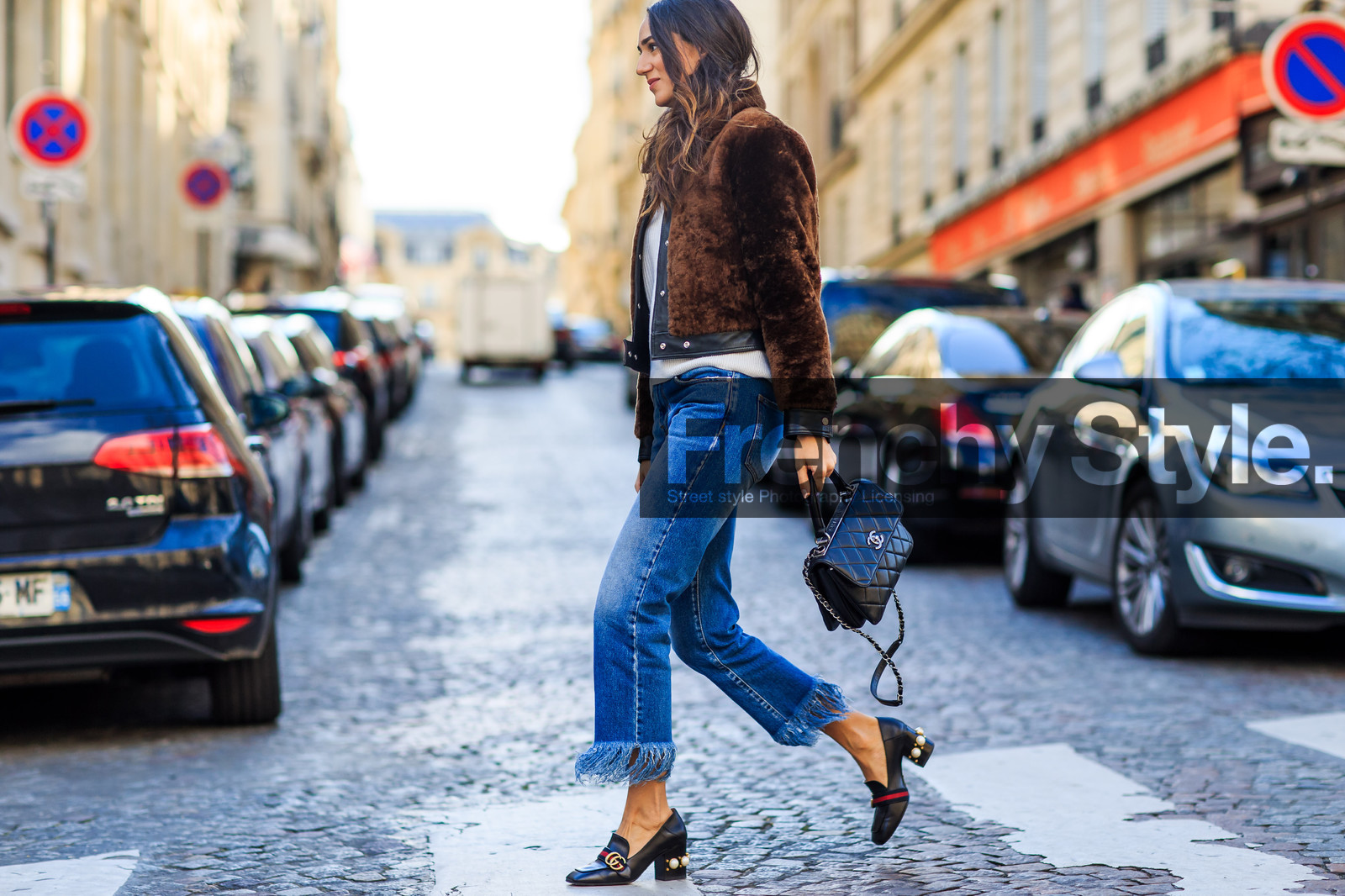 atmosphere details, AUTUMN WINTER 2016-2017, AW 16-17, black bag, blue denim, brown fur, brown jacket, chanel, denim pants, detail, FALL WINTER 2016-2017, fashion week, frenchystyle, fur jacket, FW, FW 16-17, gucci, horizontal, jeans, jonathan paciullo, leather bag, leather shoes, PARIS, pearls, PFW, ripped pants, soraya bakhtiar, street style, trousers
