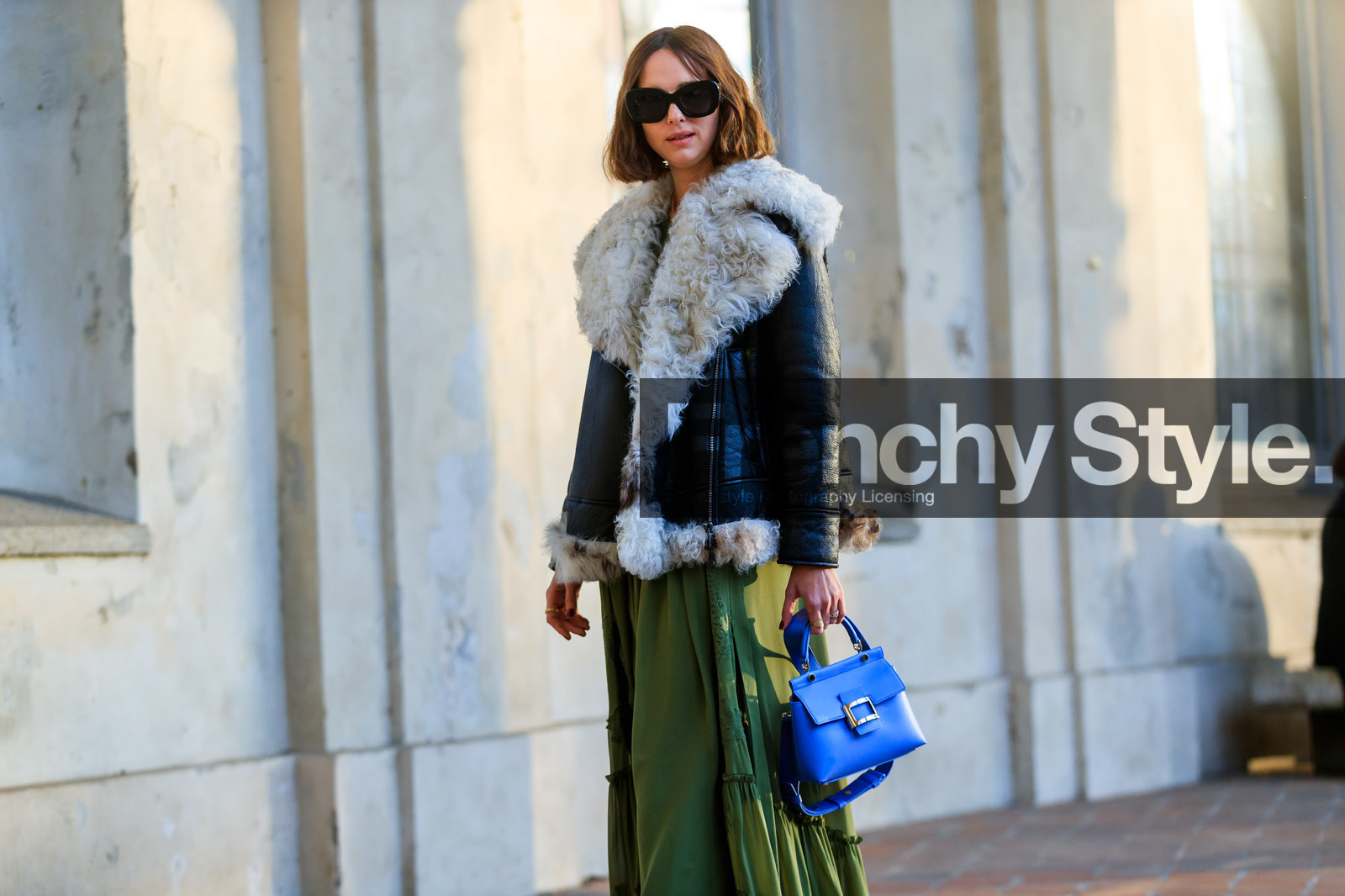 black jacket, blue bag, green dress, leather bag, leather jacket, shearling, sunglasses, fashion week, frenchystyle, FW, jonathan paciullo, street style, MFW, MILAN, AUTUMN WINTER 2018-2019, FALL WINTER 2018-2019, FW 18-19, horizontal, atmosphere details, candela novembre