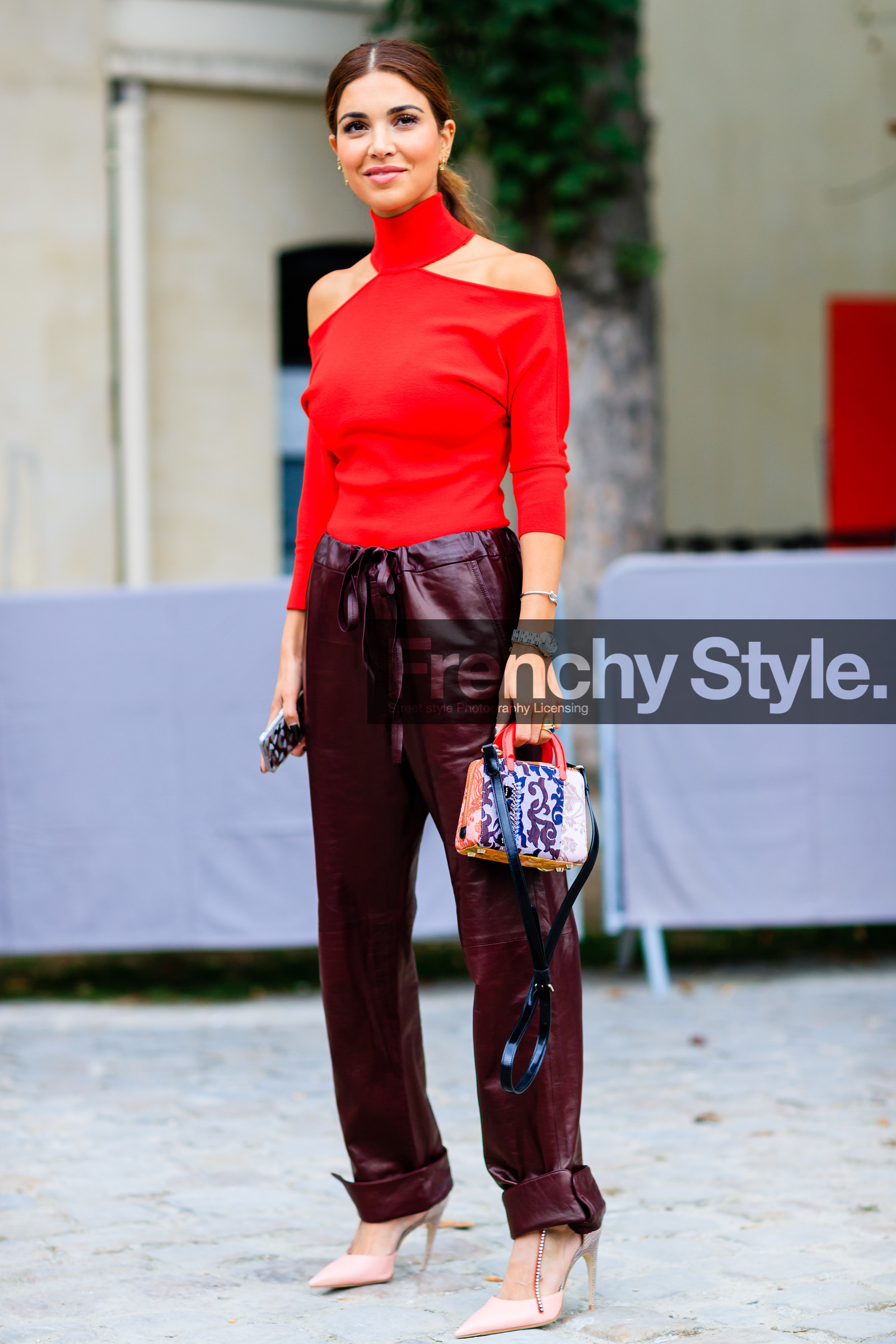 bordeaux, brocard, burgundy, christian dior, embroidered bag, fashion week, frenchystyle, full length, FW, graphic top, high heels, jonathan paciullo, leather bag, leather pants, leather shoes, negin mirsalehi, PARIS, PFW, pink shoes, printed bag, red pants, red sweater, red top, sequined bag, SPRING SUMMER 2017, SS 17, street style, trousers, vertical