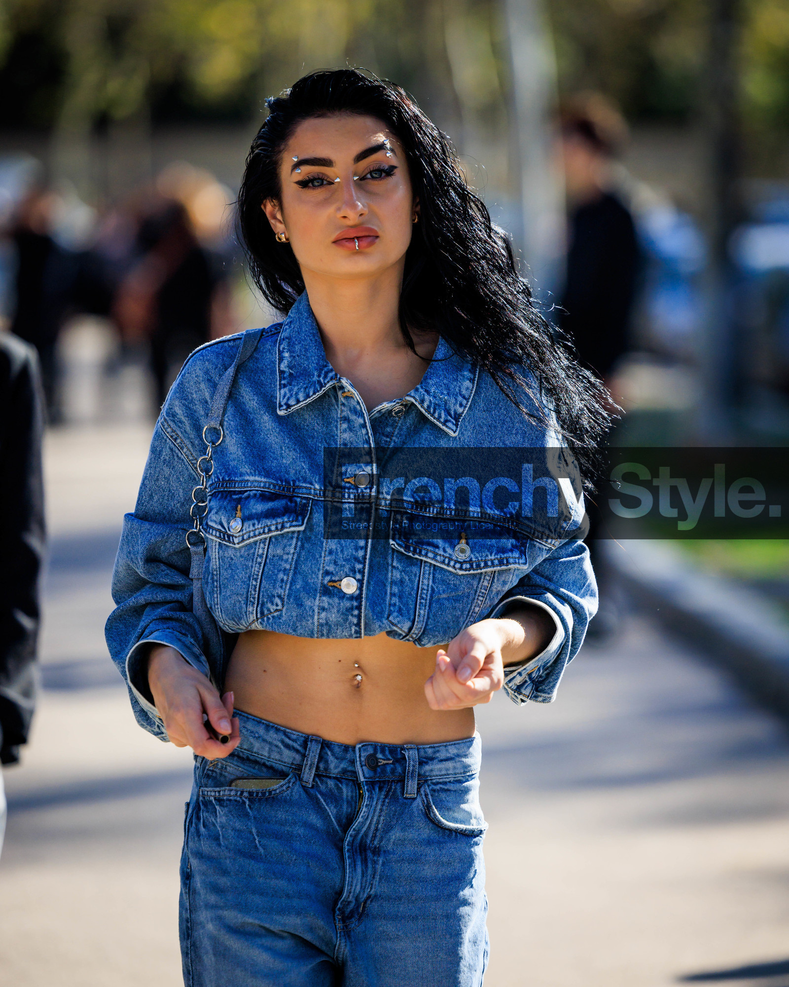 PARIS, PFW, fashion week, frenchystyle, FW, jonathan paciullo, street style, SPRING SUMMER 2024, SS 24, vertical, atmosphere details, detail