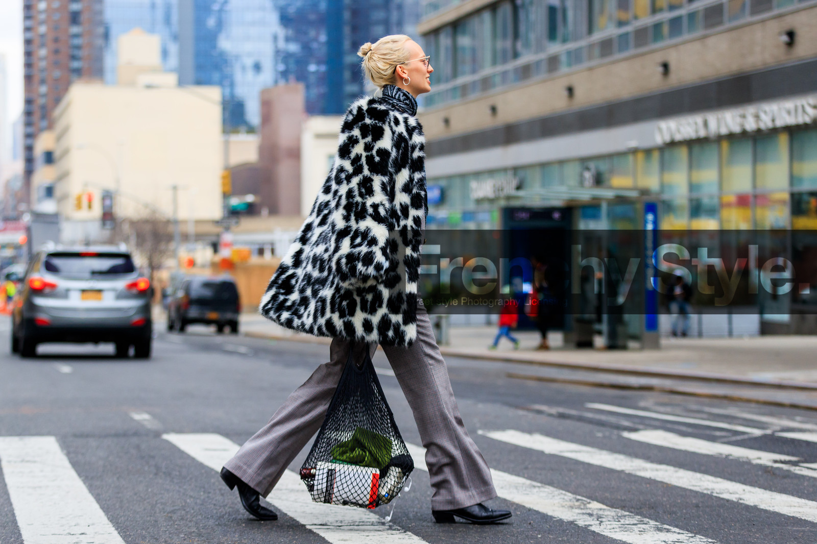 black and white, black bag, blazer, fur jacket, graphic jacket, graphic suit, grey jacket, grey pants, grey suit, leather bag, leather shoes, over the shoulder, printed jacket, printed scarf, printed suit, trousers, white t shirt, street style, jonathan paciullo, FW, frenchystyle, fashion week, NYFW, NEW YORK, AUTUMN WINTER 2018-2019, AW 18-19, FALL WINTER 2018-2019, FW 18-19, atmosphere details, horizontal, full length, model, lili sumner