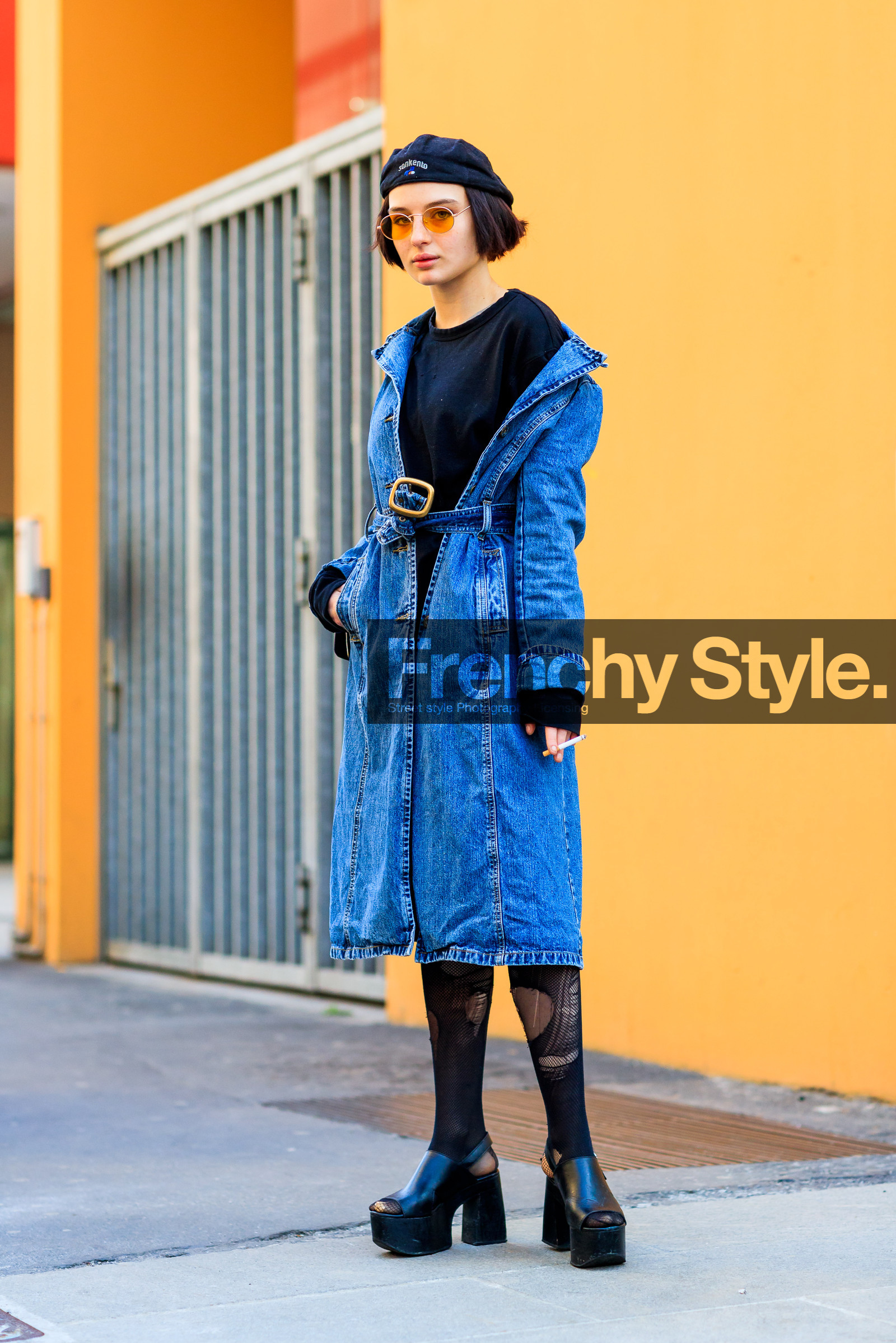 AUTUMN WINTER 2017-2018, AW 17-18, beret, black hat, black shoes, black sweater, black wedges, blue denim, denim coat, FALL WINTER 2017-2018, fashion week, frenchystyle, full length, FW, FW 17-18, high heels, jonathan paciullo, leather shoes, MFW, MILAN, street style, sunglasses, tights, vertical
